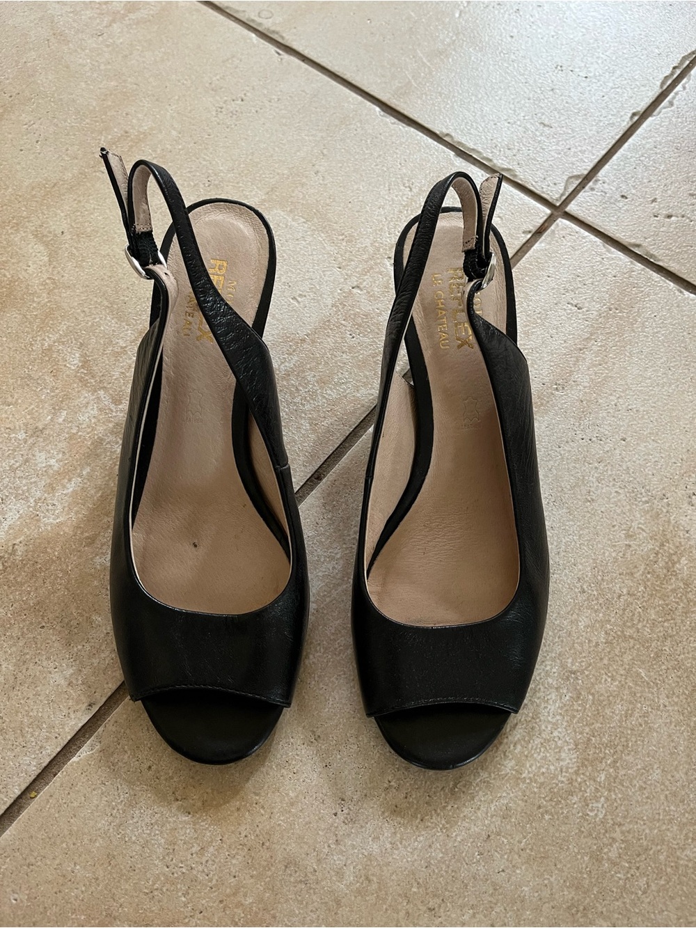 le chateau Black Peep-Toe Slingback Mules